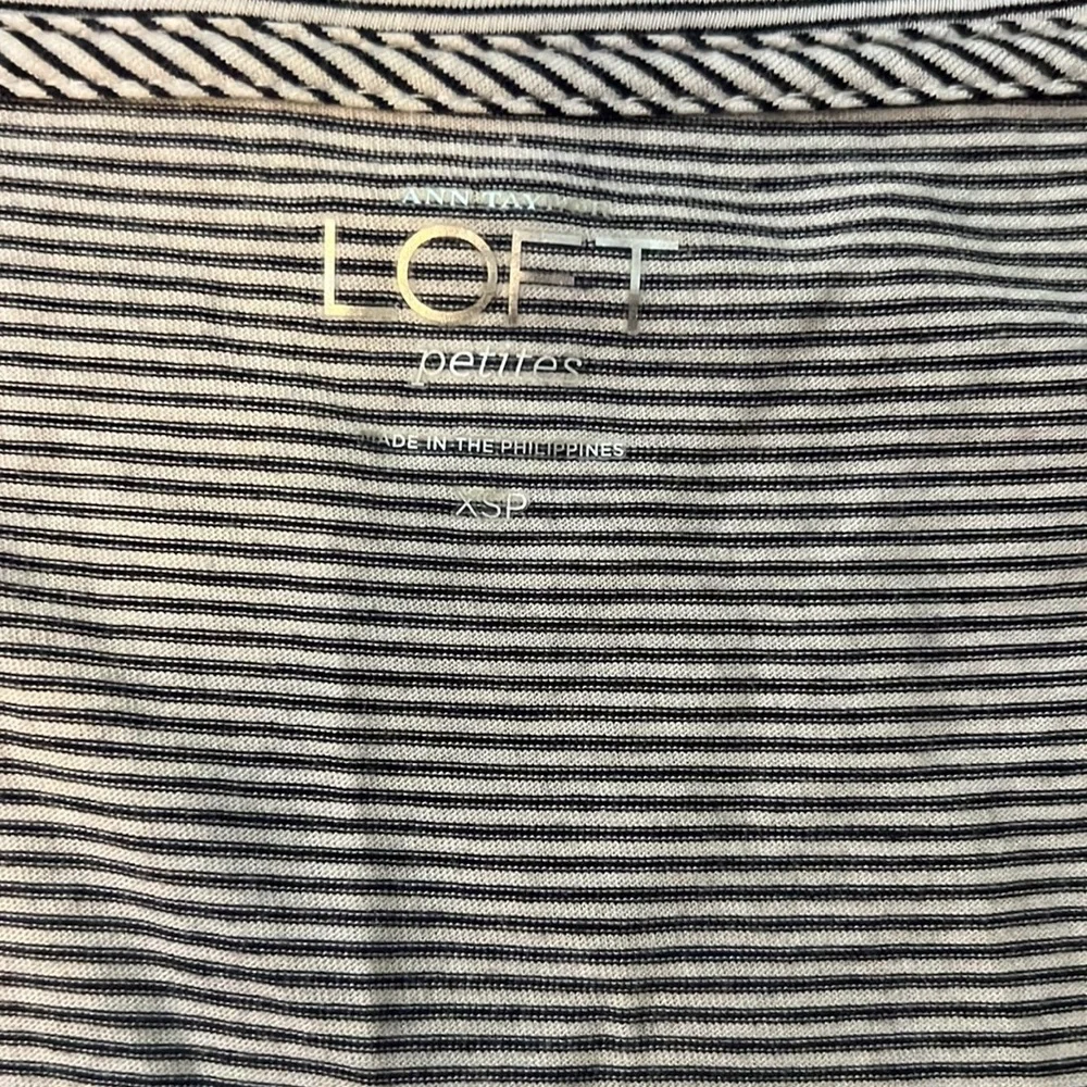 🚨4/$13🚨 Loft Ruffle Tee - Picture 3 of 5